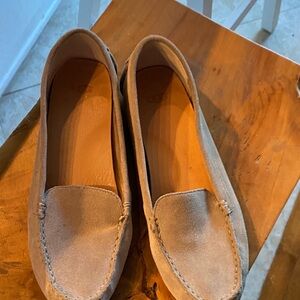 UGG Light Tan Suede Loafers sz 9.5